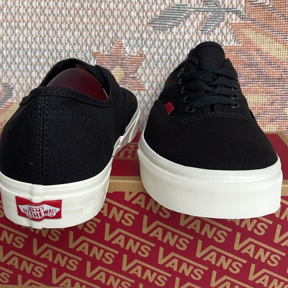 Vans Men’s Authentic
Secret Lover Black
VN000BW5BLK
Sneakers - Picture 14 of 16